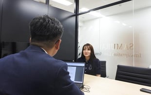 在留資格を取り消されると、日本に滞在できなくなりますね。
